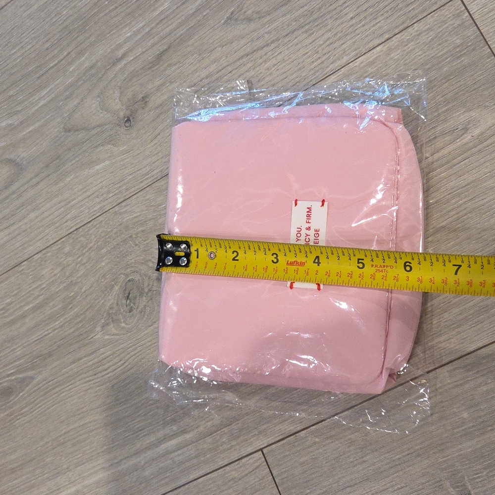 NWT Laneige Beauty Bag - Picture 3 of 4